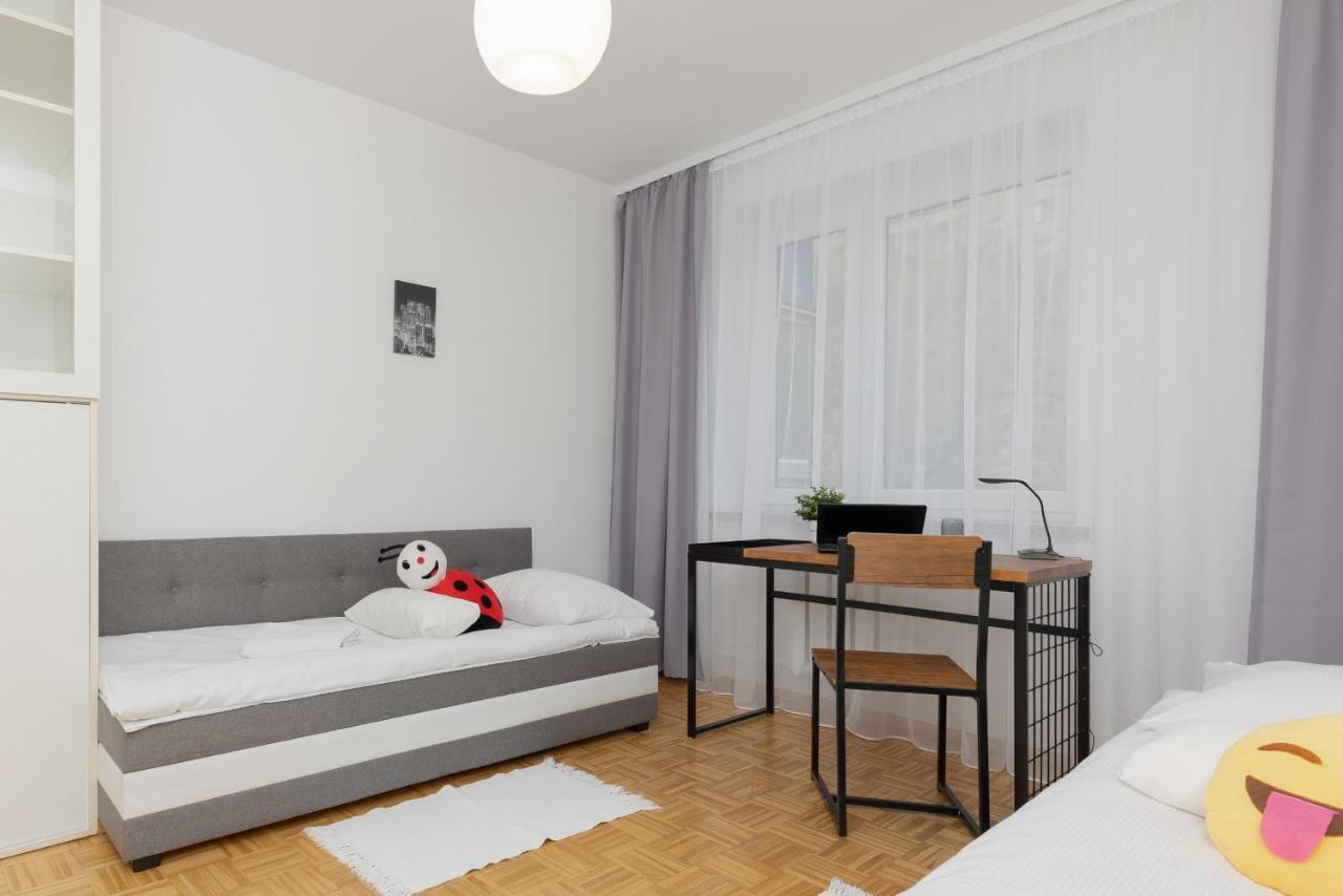 Family Apartment Bogatynska Bemowo By Noclegi Renters 바르샤바 외부 사진