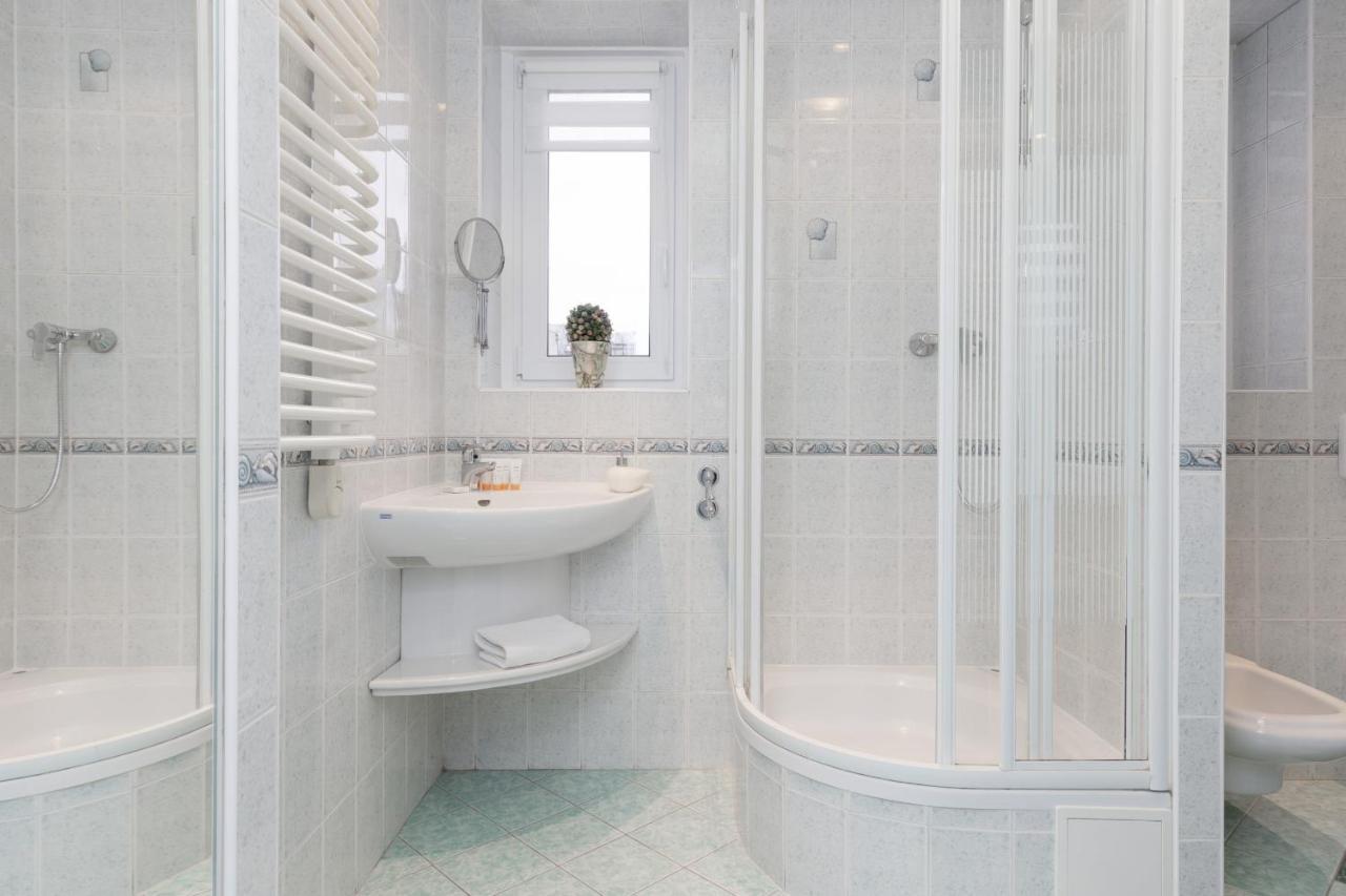 Family Apartment Bogatynska Bemowo By Noclegi Renters 바르샤바 외부 사진