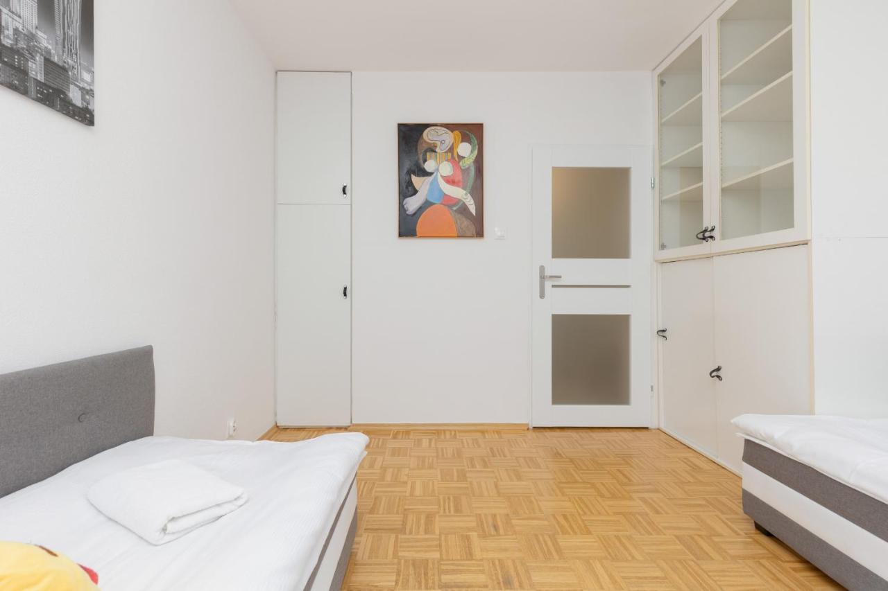 Family Apartment Bogatynska Bemowo By Noclegi Renters 바르샤바 외부 사진
